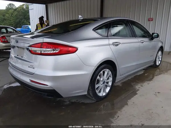 3FA6P0LU2KR115728 — 2019 Ford Fusion, фото 4 с аукциона IAAI 06.10.2026, Естественный износ