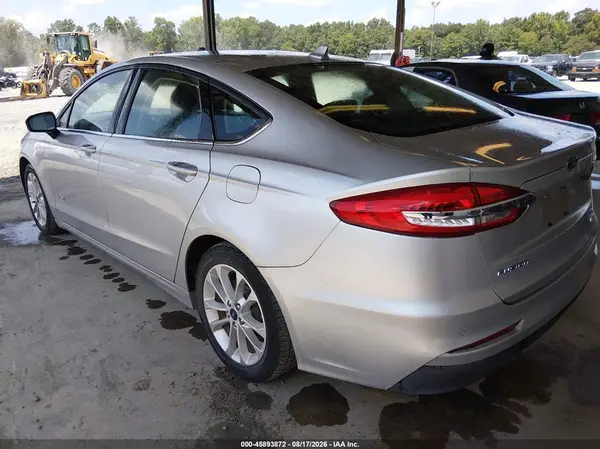 3FA6P0LU9KR115726 — 2019 Ford Fusion, фото 3 с аукциона IAAI 06.10.2026, Естественный износ