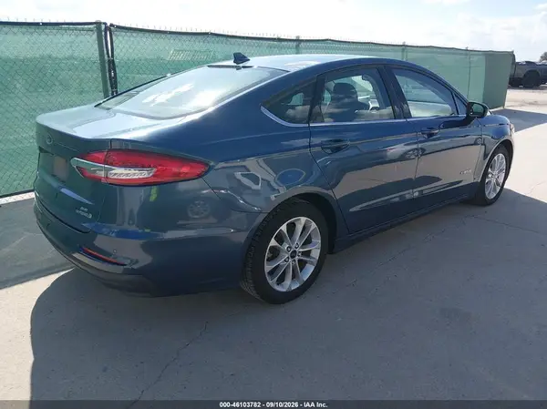 3FA6P0LU9KR190846 — 2019 Ford Fusion, фото 4 с аукциона IAAI 07.10.2026, Естественный износ