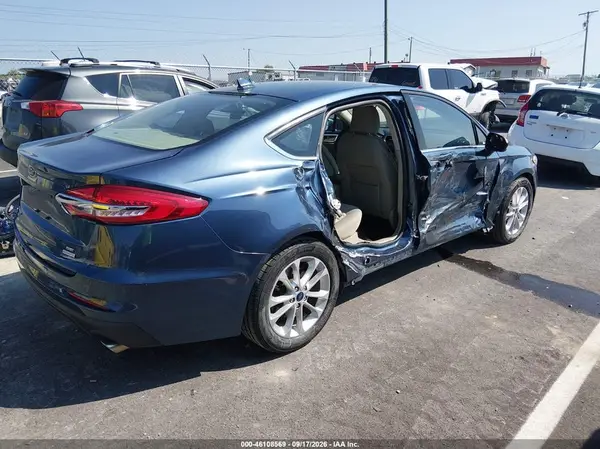 3FA6P0HDXKR159548 — 2019 Ford Fusion, фото 4 с аукциона IAAI 15.10.2026, Правый бок