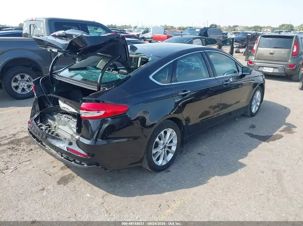 3FA6P0MU7KR253196 — 2019 Ford Fusion, фото 4 с аукциона IAAI, Задняя часть