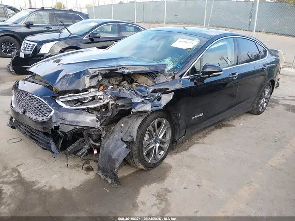 3FA6P0RU1KR200311 — 2019 Ford Fusion, фото 2 с аукциона IAAI, Передняя часть