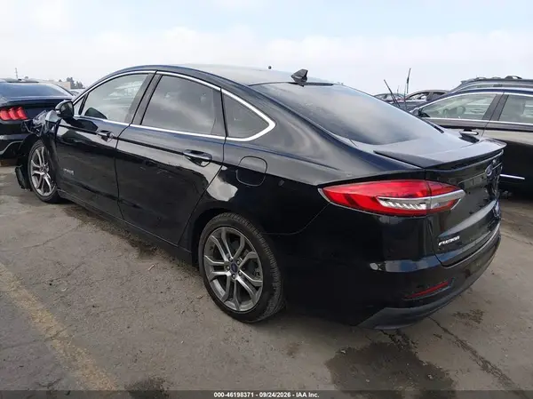 3FA6P0RU1KR200311 — 2019 Ford Fusion, фото 3 с аукциона IAAI, Передняя часть