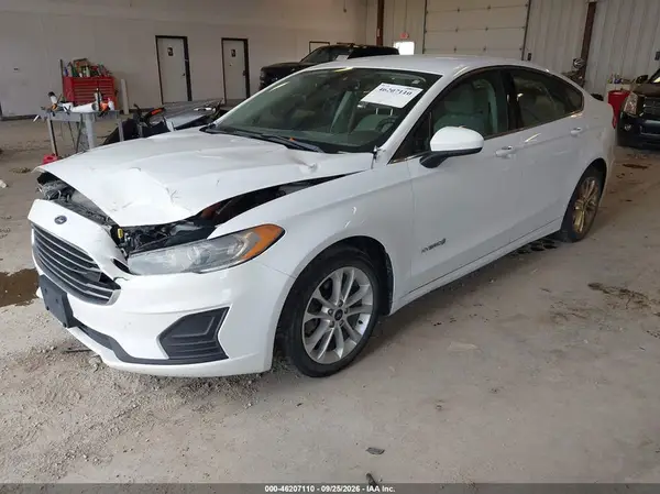 3FA6P0LU8KR221133 — 2019 Ford Fusion, фото 2 с аукциона IAAI, Передняя часть
