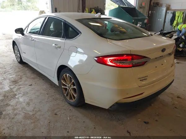 3FA6P0LU8KR221133 — 2019 Ford Fusion, фото 3 с аукциона IAAI, Передняя часть