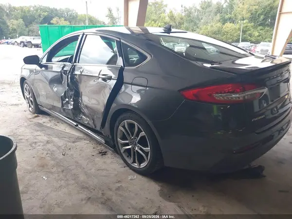 3FA6P0RU1KR140417 — 2019 Ford Fusion, фото 3 с аукциона IAAI, Левый бок