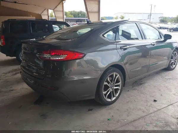 3FA6P0RU1KR140417 — 2019 Ford Fusion, фото 4 с аукциона IAAI, Левый бок