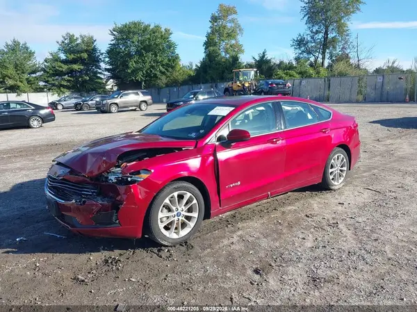 3FA6P0LUXKR101639 — 2019 Ford Fusion, фото 2 с аукциона IAAI, Передняя часть