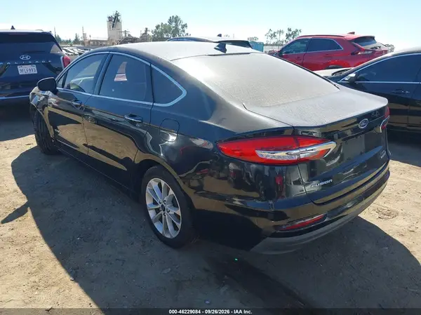 3FA6P0MU2KR148775 — 2019 Ford Fusion, фото 3 с аукциона IAAI, Естественный износ