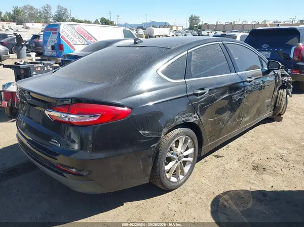 3FA6P0MU2KR148775 — 2019 Ford Fusion, фото 4 с аукциона IAAI, Естественный износ