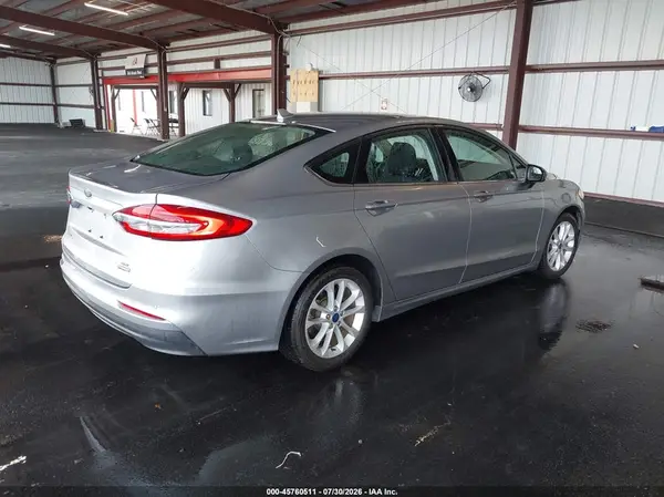 3FA6P0LU4LR263347 — 2020 Ford Fusion, фото 4 с аукциона IAAI 06.10.2026, Естественный износ