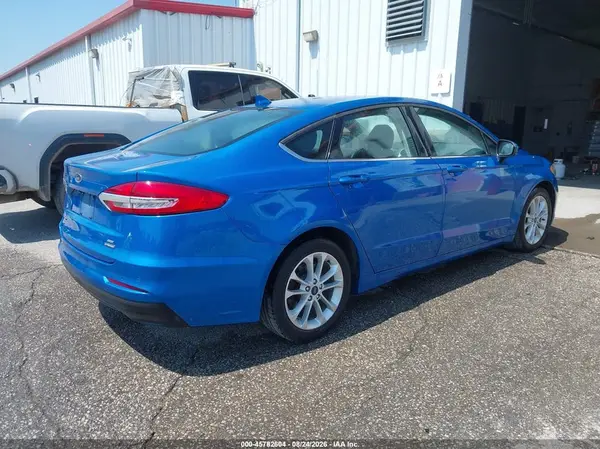 3FA6P0LU6LR224792 — 2020 Ford Fusion, фото 4 с аукциона IAAI 07.10.2026, Естественный износ