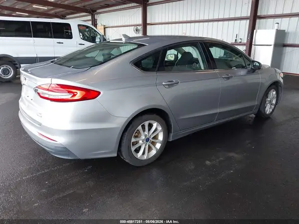 3FA6P0LU2LR264285 — 2020 Ford Fusion, фото 4 с аукциона IAAI 06.10.2026, Естественный износ