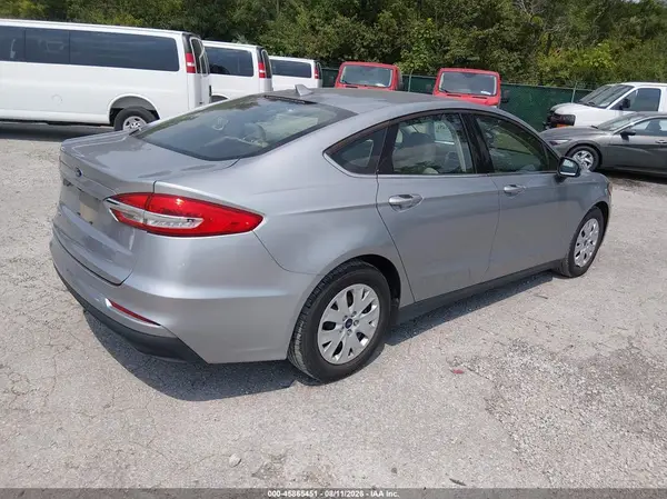 3FA6P0G7XLR119113 — 2020 Ford Fusion, фото 4 с аукциона IAAI 06.10.2026, Естественный износ