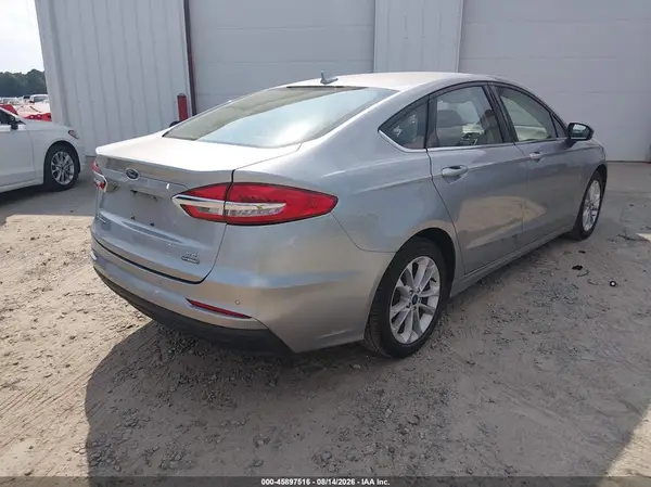 3FA6P0LU1LR245209 — 2020 Ford Fusion, фото 4 с аукциона IAAI 06.10.2026, Естественный износ