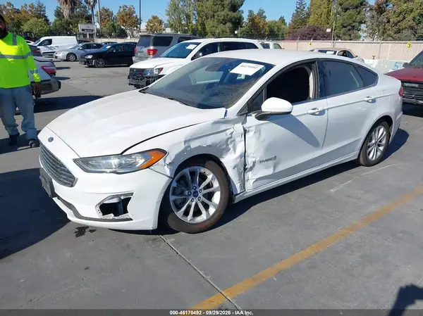3FA6P0LU8LR171268 — 2020 Ford Fusion, фото 2 с аукциона IAAI, Передняя часть слева