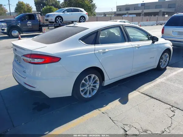 3FA6P0LU8LR171268 — 2020 Ford Fusion, фото 4 с аукциона IAAI, Передняя часть слева