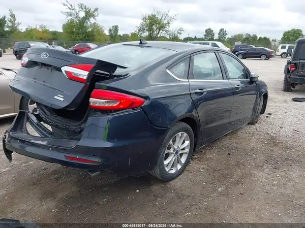 3FA6P0HD0LR228068 — 2020 Ford Fusion, фото 4 с аукциона IAAI, Задняя часть