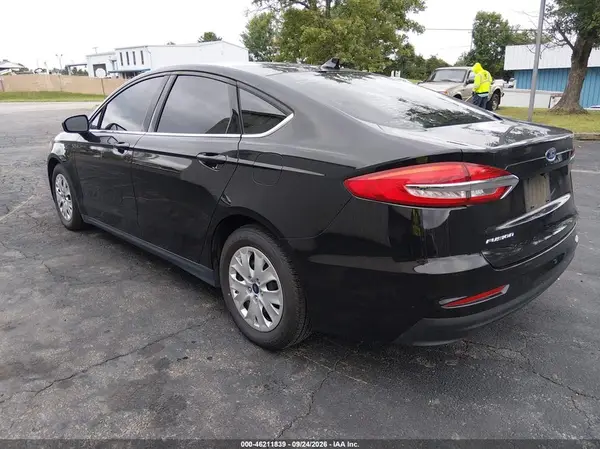3FA6P0G74LR196740 — 2020 Ford Fusion, фото 3 с аукциона IAAI 05.10.2026, Естественный износ