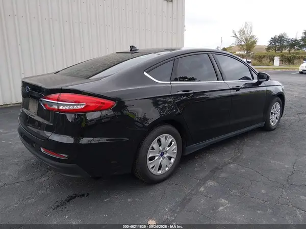 3FA6P0G74LR196740 — 2020 Ford Fusion, фото 4 с аукциона IAAI 05.10.2026, Естественный износ