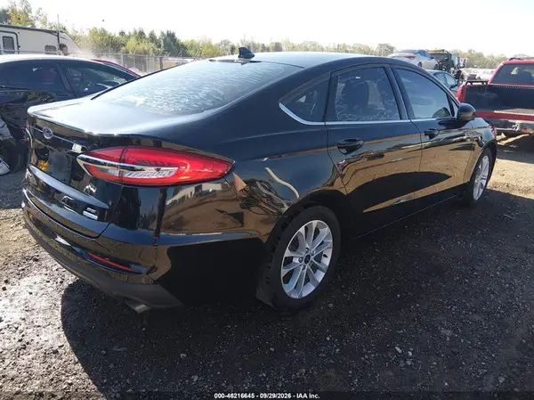 3FA6P0HD0LR140038 — 2020 Ford Fusion, фото 4 с аукциона IAAI, Подтопление