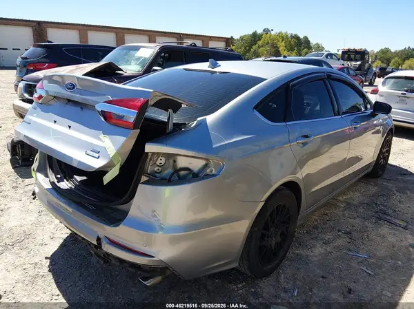 3FA6P0HD1LR218715 — 2020 Ford Fusion, фото 4 с аукциона IAAI, Задняя часть