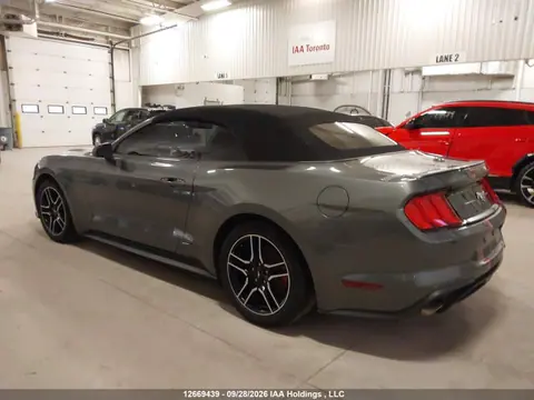 2021 Ford Mustang Convertible VIN 1FATP8UH4M5129834 фото 3