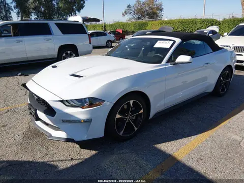 2018 Ford Mustang Ecoboost VIN 1FATP8UH7J5110853 фото 2
