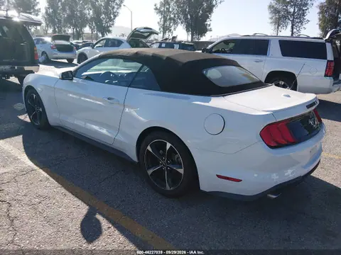 2018 Ford Mustang Ecoboost VIN 1FATP8UH7J5110853 фото 3