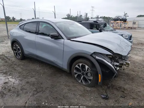 3FMTK1R44SMA15826 — 2025 Ford Mustang Mach-E Select, Передняя часть (Front End), фото до ремонта