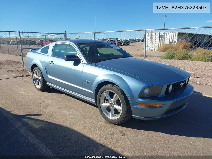 2007 Ford Mustang Gt Deluxe/Gt Premium VIN 1ZVHT82HX75223507 фото 2