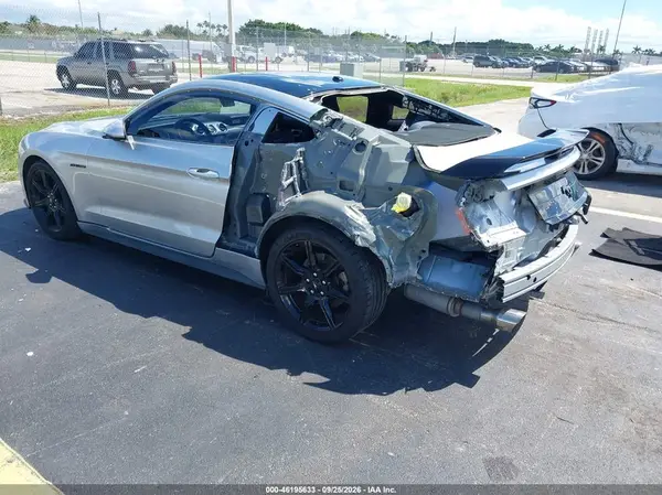 1FA6P8TH8K5114720 — 2019 Ford Mustang, фото 3 с аукциона IAAI, Левый бок