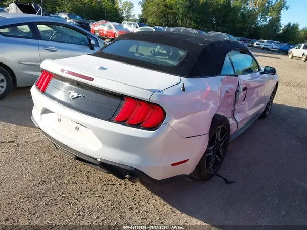 1FATP8UH5L5137150 — 2020 Ford Mustang, фото 4 с аукциона IAAI, Правый бок