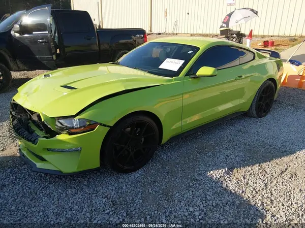 1FA6P8TH4L5100377 — 2020 Ford Mustang, фото 2 с аукциона IAAI, Передняя часть