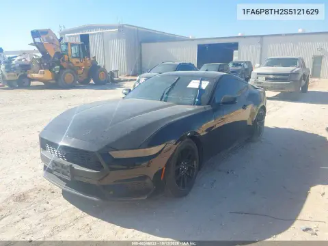 2025 Ford Mustang Ecoboost Fastback VIN 1FA6P8TH2S5121629 фото 2