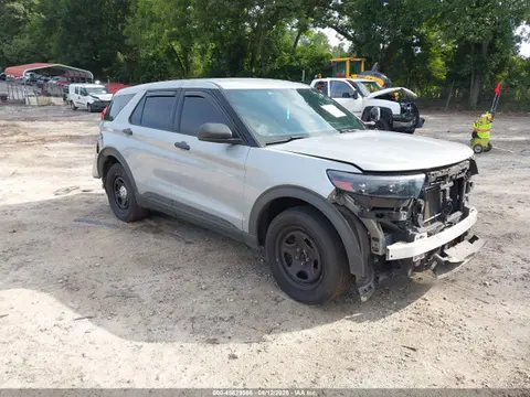 1FM5K8AB5MGB21548 — 2021 Ford Police Interceptor Utility, Передняя часть (Front & Rear), фото до ремонта
