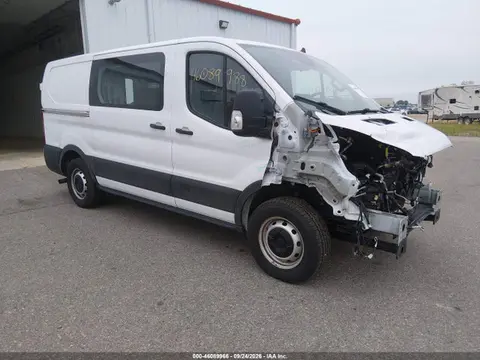1FTYE1Y80PKB28421 — 2023 Ford Transit-150, Передняя часть (Front End), фото до ремонта