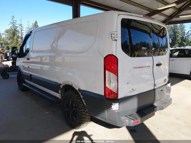 1FTNR1ZM4FKB03118 — 2015 Ford Transit-250, фото 3 с аукциона IAAI 30.09.2026, Передняя и задняя части