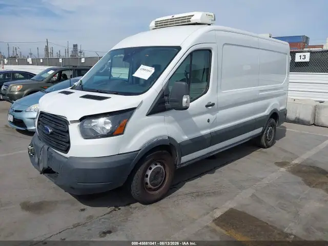 1FTYR2CM8KKB54837 — 2019 Ford Transit-250, фото 2 с аукциона IAAI 30.09.2026, Передняя часть