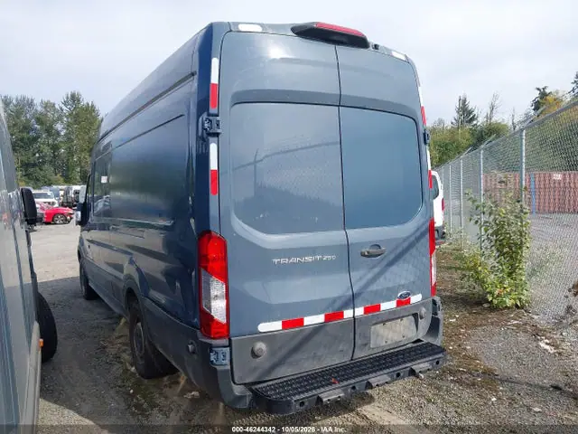 1FTYR3XM7KKB74061 — 2019 Ford Transit-250, фото 3 с аукциона IAAI 14.10.2026, Передняя часть справа