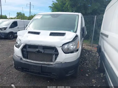2023 Ford Transit VIN 1FTBR1Y86PKB87502 фото 2