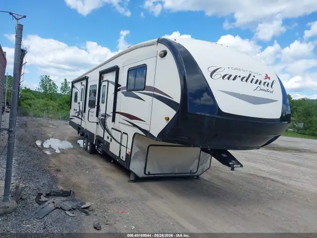 4X4FCAR27LG104339 — 2020 Forest River Cardinal, Пресная вода (Fresh Water), фото до ремонта