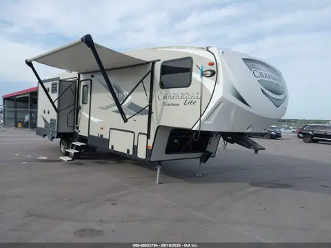 5ZT3CLUB3KA320037 — 2019 Forest River Chaparral Lite 29BH, Крыша (Roof), фото до ремонта