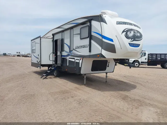 2018 Forest River Cherokee 30' 5th Wheel VIN 5ZT3CKVB7J2701987 фото 1