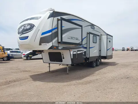 2018 Forest River Cherokee 30' 5th Wheel VIN 5ZT3CKVB7J2701987 фото 2