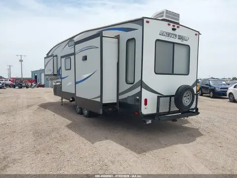 2018 Forest River Cherokee 30' 5th Wheel VIN 5ZT3CKVB7J2701987 фото 3