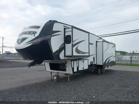 2019 Forest River Crusader VIN 5ZT3CSZB3KG124213 фото 2