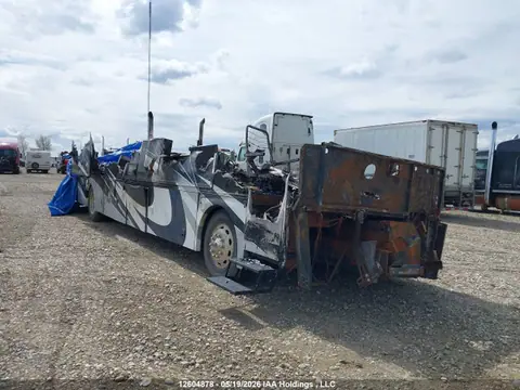 4UZAB2FC7JCKF0645 — 2018 Freightliner Chassis Xc, Полный пожар (Total Burn), фото до ремонта
