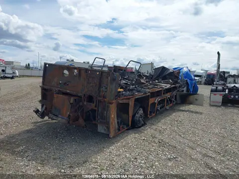 2018 Freightliner Chassis Xc VIN 4UZAB2FC7JCKF0645 фото 2