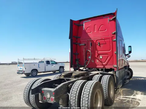 2020 Freightliner New Cascadia 126 VIN 1FUJHHDR9LLLN2171 фото 4